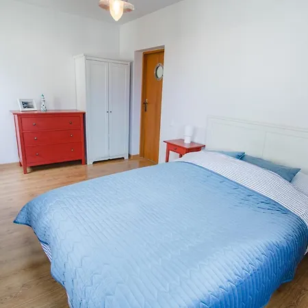 Apartment Lajba Z Basenem I Kortem Tenisowym *