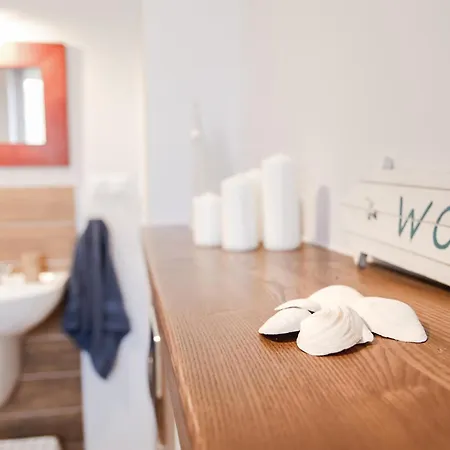 Lajba Z Basenem I Kortem Tenisowym Appartement *