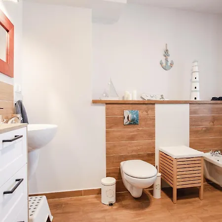 Lajba Z Basenem I Kortem Tenisowym Appartement *