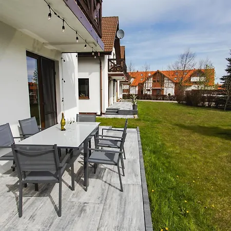 Apartment Lajba Z Basenem I Kortem Tenisowym