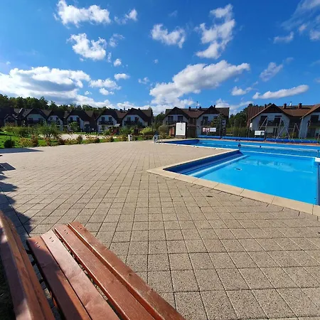 Lajba Z Basenem I Kortem Tenisowym Leba