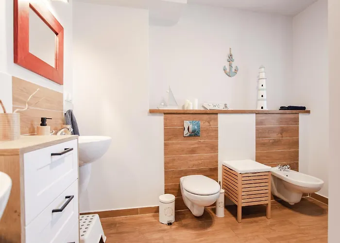 Lajba Z Basenem I Kortem Tenisowym Διαμέρισμα *