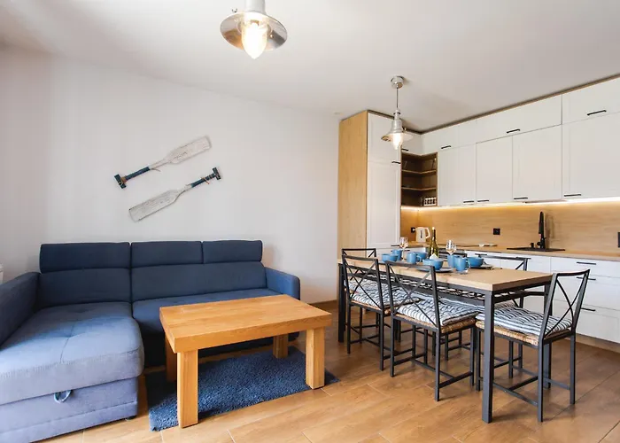 Lajba Z Basenem I Kortem Tenisowym Łeba