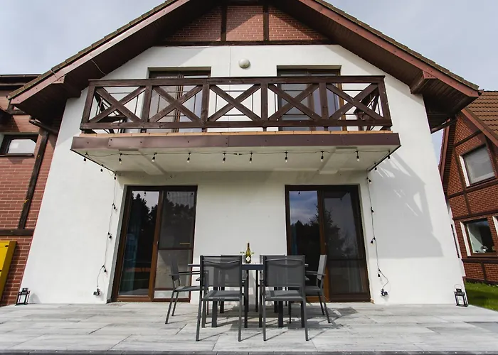 Lajba Z Basenem I Kortem Tenisowym * Łeba